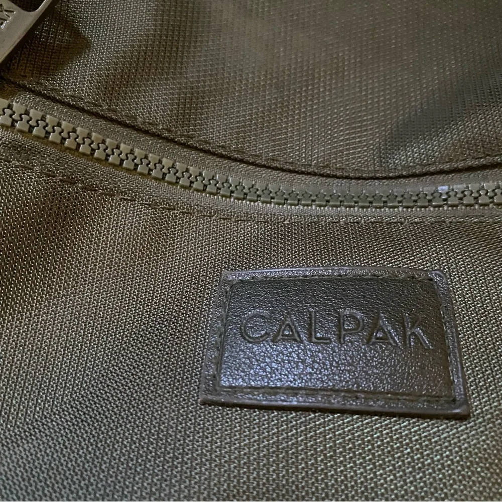 Calpak Stevyn Duffel Bag with Shoe Compartment Green